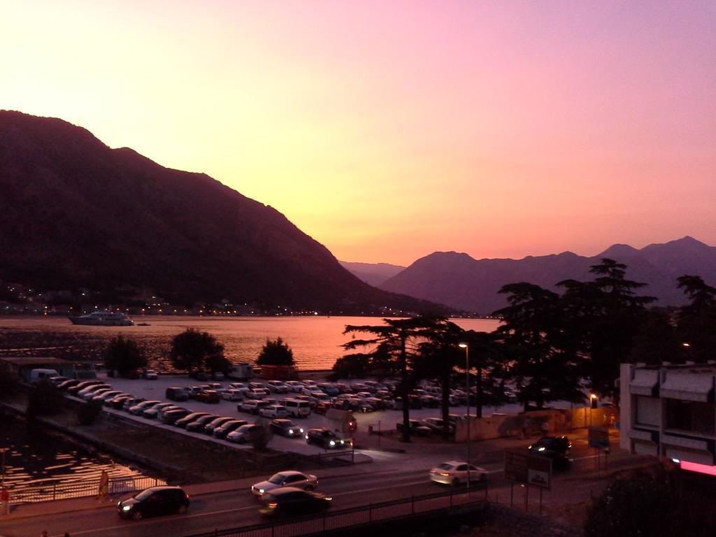 Apartment Todor Kotor Eksteriør bilde
